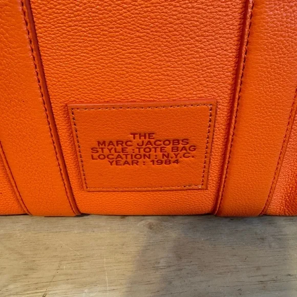 Marc Jacobs Bold Orange Tote Bag - Picture 3 of 8